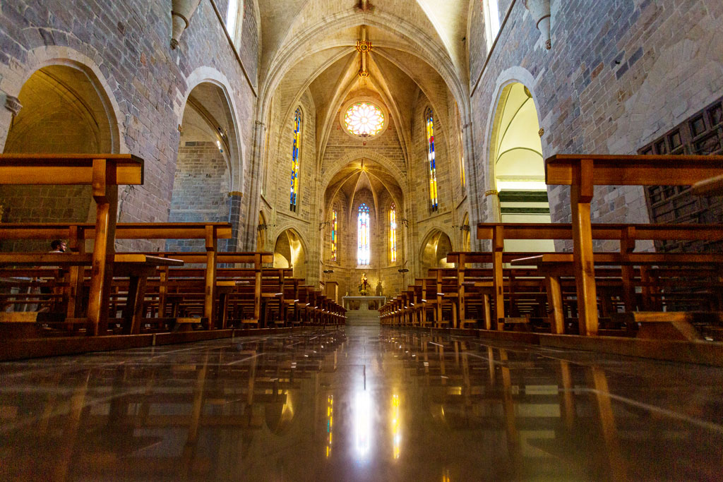 It includes the Parish Museum Collection of goldsmiths and the Museum Collection of Models of Historical Monuments of the Valencian Community. Online booking.
More info